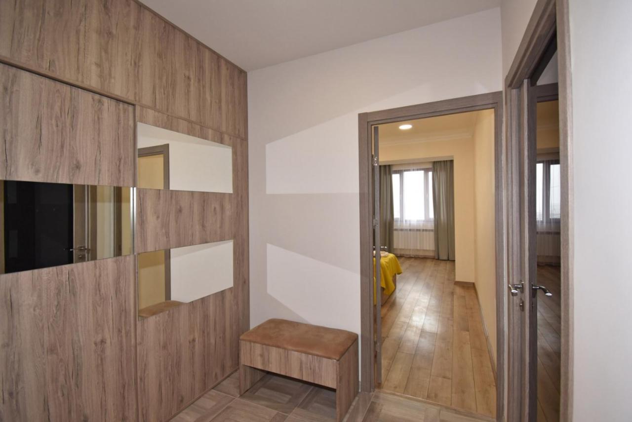 2 Bedroom Apartment, Quiet And Spacious Jerevan Exteriér fotografie