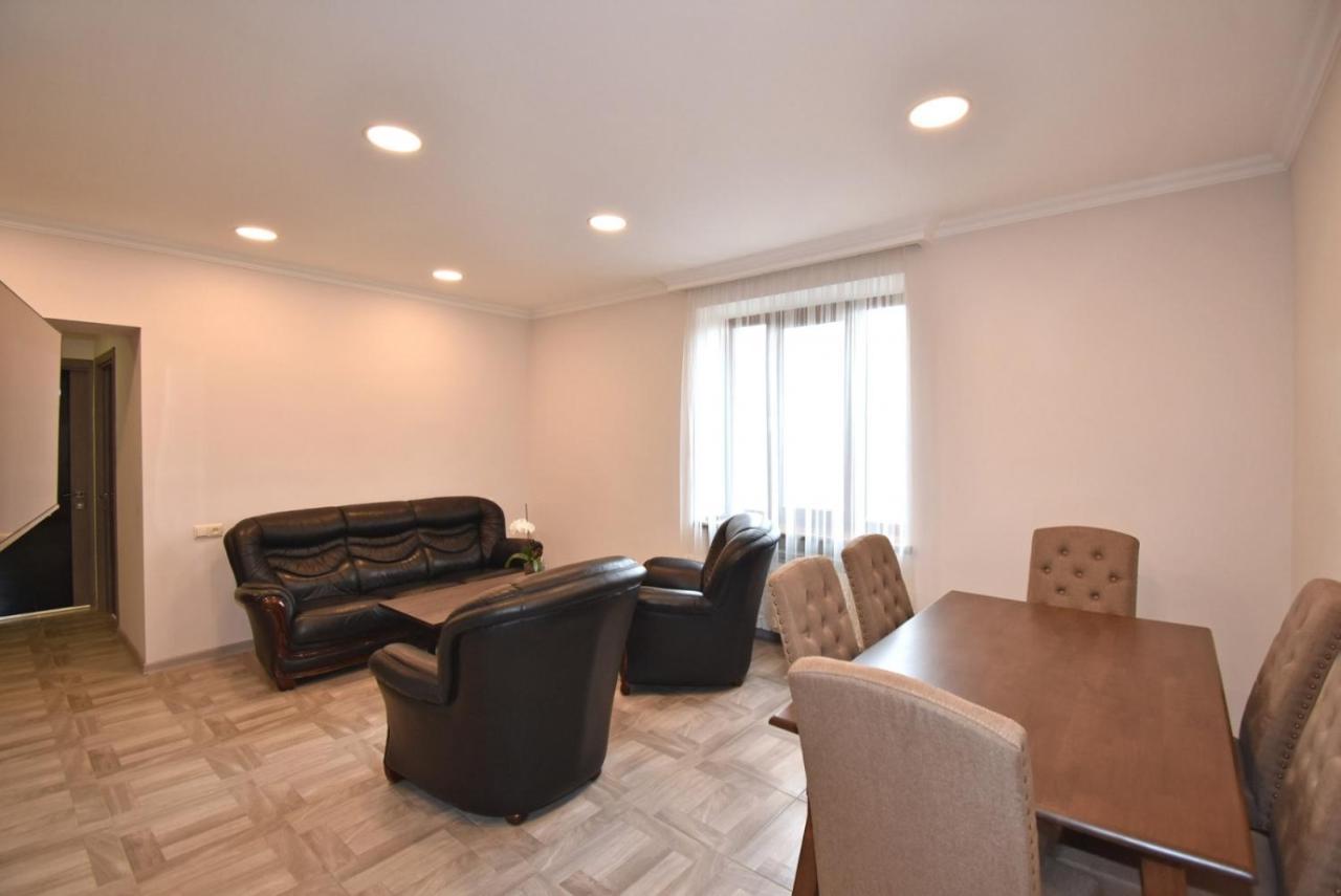 2 Bedroom Apartment, Quiet And Spacious Jerevan Exteriér fotografie