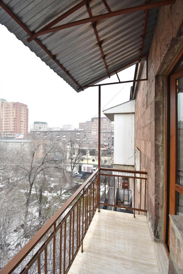 2 Bedroom Apartment, Quiet And Spacious Jerevan Exteriér fotografie