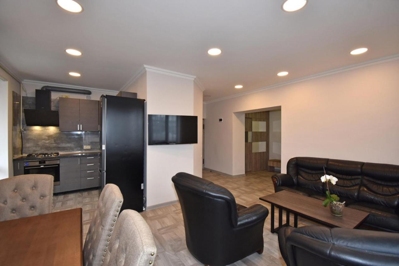 2 Bedroom Apartment, Quiet And Spacious Jerevan Exteriér fotografie